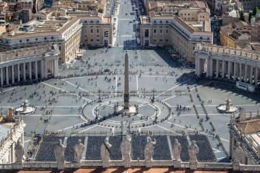 Vatikan, Roma ve İtalya 'daki Aziz Peter Meydanı' nın hava günü manzarası
