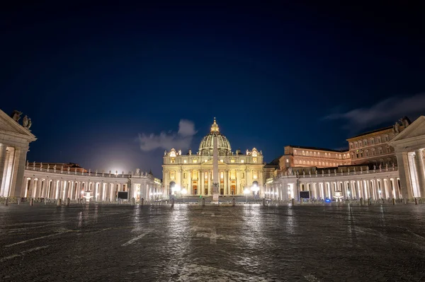 Scenic View Illuminated Facade Famous Peter Basilica Peter Square Blue — Stock Photo, Image