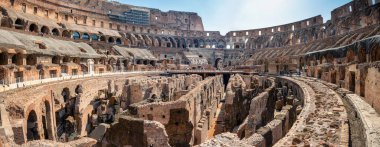 Roma, İtalya 'daki Kolezyum' un iç kesiminin inanılmaz panoramik manzarası