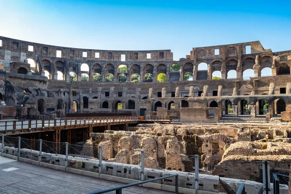 Távoli Lövés Belsejében Colosseum Részleteket Aréna Szobák Belső Falak Róma — Stock Fotó