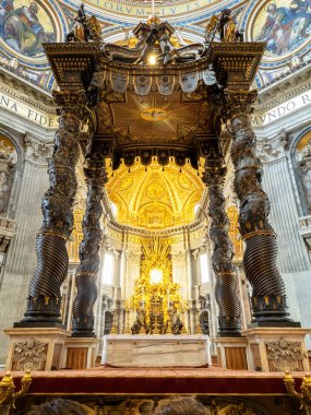 Bernini 'nin Baldacchino' su (baldachin) ve St. Peter Bazilikası 'ndaki Apse, Vatikan Şehri, Roma, İtalya 