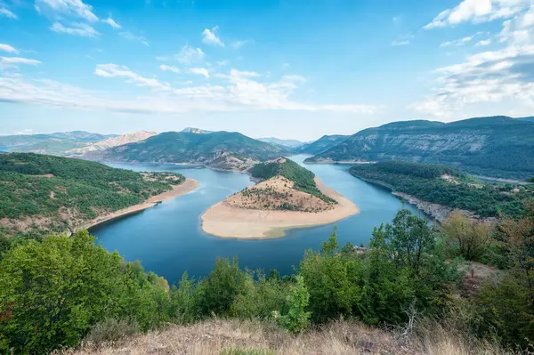 stock image Wonderful view of picturesque meander of Arda river surounded by mountain slopes of Rhodopi Mountains, Bulgaria	