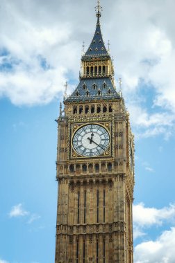 Londra merkezindeki ünlü saat kulesi Big Ben 'in dış görünüşü, İngiltere