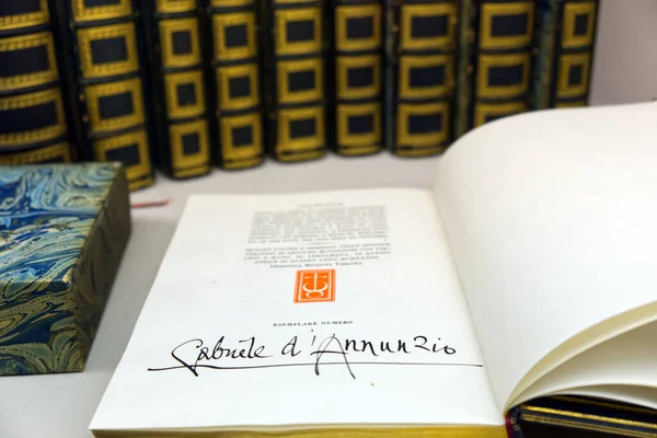 Garda Lake Itálie Dubna 2022 Autogram Gabriele Dannunzio Původnímu Vydání Stock Snímky