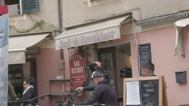 Реборго Италия Января 2023 Года Кровать Завтрак Велосипедных Туристов Историческом — стоковое видео
