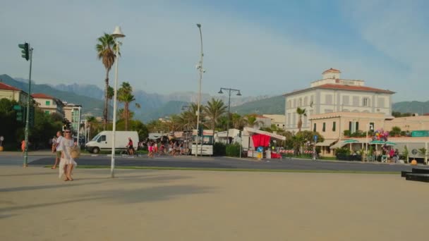 Marina Carrara Italien Sept Panoramautsikt Över Havet Och Stranden Högkvalitativ — Stockvideo