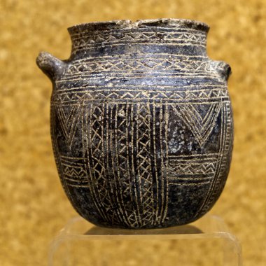 Cagliari, İtalya - 11 Ocak 2024: süslü fıçı otu. Bakır çağı. Sardunya