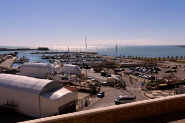 Termoli, Campobasso ili, Molise, İtalya - 7 Haziran 2022: Liman. Yüksek kalite fotoğraf