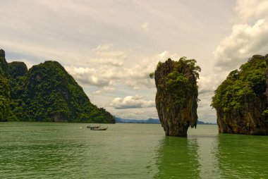 Şaşırtıcı doğa manzarası James Bond adası Phang-Nga körfezi, Çekim noktası ünlü turistik seyahat Phuket Tayland gezisi, 