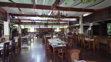 Asya restoranının iç mekanının panoramik görüntüsü. Yüksek kalite 4k görüntü