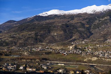 Ozan Kalesi, İtalya 'dan panoramik manzara. Yüksek kalite fotoğraf