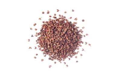 Sichuan biberi (zanthoxylum bungeanum) beyaz arka planda izole edilmiştir. Çin dikenli külleri. Üst görünüm.