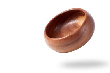 Boş ahşap kase beyaz arkaplanda izole.