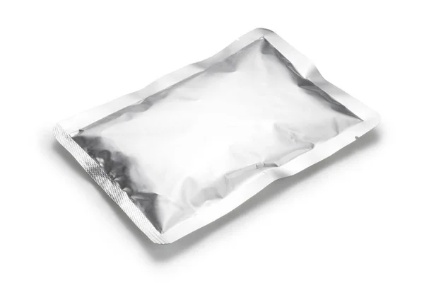 Sacchetto Imballaggio Foglio Alluminio Argento Isolato Sfondo Bianco — Foto Stock
