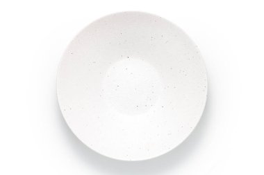 Beyaz arkaplanda izole edilmiş beyaz seramik kasenin üst görünümü.