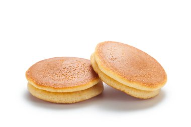 Dorayaki beyaz arkaplanda izole edildi