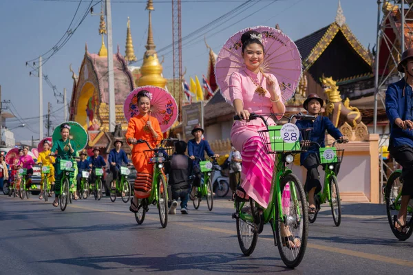 Chiang Mai Thailand Januari 2023 Mooie Vrouwen Met Prachtige Paraplu — Stockfoto