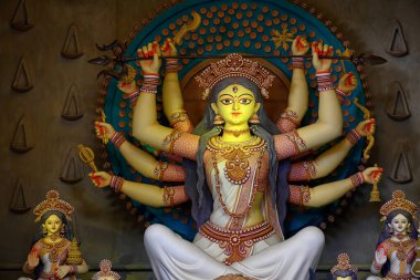 Tanrıça Devi Durga 'nın Idol' ü Kolkata, Batı Bengal, Hindistan 'da bir puja pandalında. Durga Puja, Hinduizm 'in tüm dünyada kutlanan ünlü ve büyük bir dini festivali..