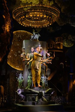 Hindistan 'ın başkenti Batı Bengal' de düzenlenen Durga Puja Festivali sırasında güzel dekore edilmiş bir pandalda Tanrıça Devi Durga 'nın Idol' ü.