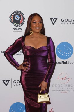 Beverly Hills, CA USA - 22 Nisan 2023 Garcelle Beauvais Toothless değil Evsiz Bağış Galasına katıldı.