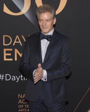 Los Angeles, CA USA - 15 Aralık 2023. Kevin Hughtas 50. Yıllık Gündüz Emmy Ödülleri 'ne katıldı.