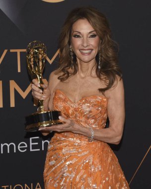 Los Angeles, CA USA - 15 Aralık 2023. Susan Lucci 50. Yıllık Gündüz Emmy Ödülleri 'ne katıldı.