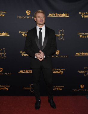 Hollywood, CA USA - 9 Şubat 2024: Trevor Donovan Hollywood 'da 31. Yıllık Film Rehberi Ödüllerine katıldı.