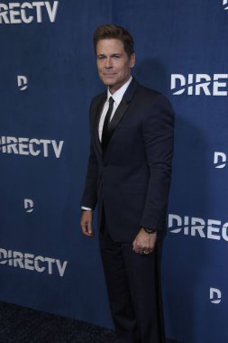 Beverly Hills, CA USA - 10 Mart 2024: Rob Lowe Yıldızlarla birlikte DIRECTV Streaming 'e katıldı.
