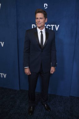 Beverly Hills, CA USA - 10 Mart 2024: Rob Lowe Yıldızlarla birlikte DIRECTV Streaming 'e katıldı.