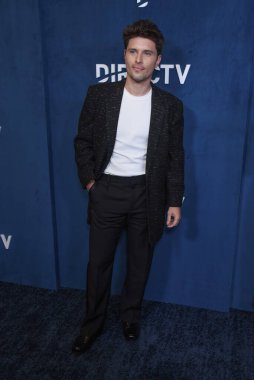 Beverly Hills, CA USA - 10 Mart 2024: Ronen Rubinstein Yıldızlarla birlikte DIRECTV Streaming 'e katıldı.