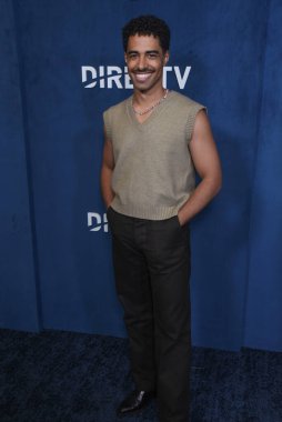Beverly Hills, CA USA - 10 Mart 2024: Boman Martinez-Reid Yıldızlarla birlikte DIRECTV Streaming 'e katıldı.