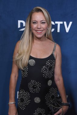 Beverly Hills, CA USA - 10 Mart 2024: Sutton Stracke Yıldızlarla birlikte DIRECTV Streaming 'e katıldı.