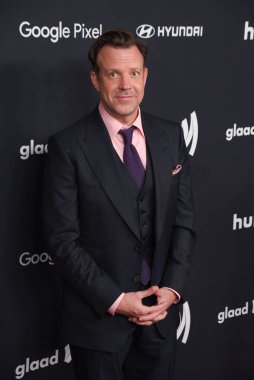 Beverly Hills, CA USA - 14 Mart 2024: Jason Sudeikis 35. Yıllık GLAAD Ödüllerine katıldı.