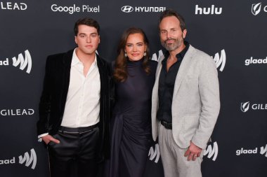 Beverly Hills, CA USA - 14 Mart 2024: Brooks Marks, Meredith Marks, Seth Marks 35. Yıllık GLAAD Ödüllerine katıldı.