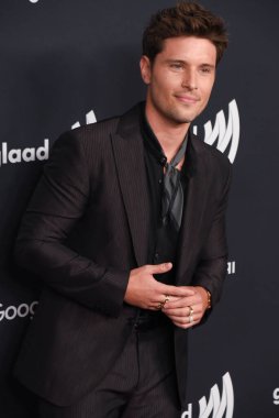 Beverly Hills, CA USA - 14 Mart 2024: Ronen Rubinstein 35. Yıllık GLAAD Ödüllerine katıldı.