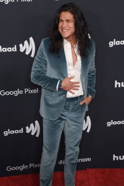 Beverly Hills, CA USA - 14 Mart 2024: Cristo Fernandez 35. Yıllık GLAAD Ödüllerine katıldı.