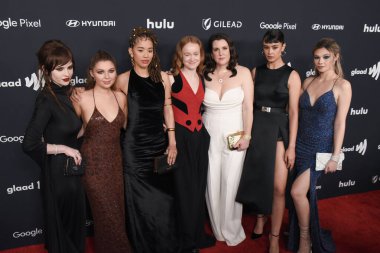 Beverly Hills, CA USA - 14 Mart 2024: Sophie Thatcher, Samantha Hanratty, Jasmin Savoy Brown, Liv Hewson, Melanie Lynskey, Courtney Eaton 35..