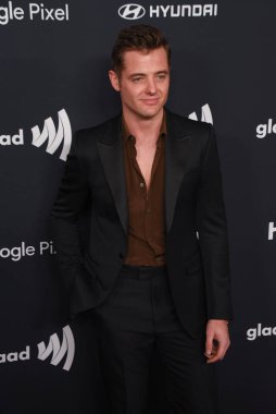 Beverly Hills, CA USA - 14 Mart 2024: Robbie Rogers 35. Yıllık GLAAD Ödüllerine katıldı.