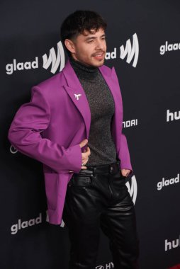 Beverly Hills, CA USA - 14 Mart 2024: David Archuleta 35. Yıllık GLAAD Ödüllerine katıldı.