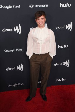 Beverly Hills, CA USA - 14 Mart 2024: Michael Pavano 35. Yıllık GLAAD Ödüllerine katıldı.