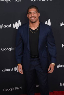 Beverly Hills, CA USA - 14 Mart 2024: Anthony Bowens 35. Yıllık GLAAD Ödüllerine katıldı.