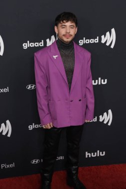 Beverly Hills, CA USA - 14 Mart 2024: David Archuleta 35. Yıllık GLAAD Ödüllerine katıldı.