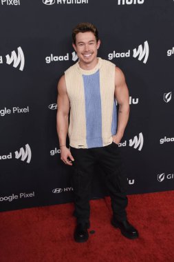 Beverly Hills, CA USA - 14 Mart 2024: Colton Tran 35. Yıllık GLAAD Ödüllerine katıldı.