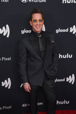 Beverly Hills, CA USA - 14 Mart 2024: Dan Bucatinsky 35. Yıllık GLAAD Ödüllerine katıldı.