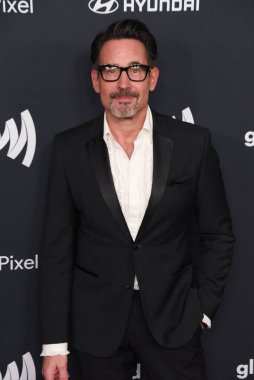 Beverly Hills, CA USA - 14 Mart 2024: Gregory Zarian 35. Yıllık GLAAD Ödüllerine katıldı.