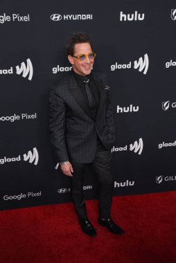 Beverly Hills, CA USA - 14 Mart 2024: Dan Bucatinsky 35. Yıllık GLAAD Ödüllerine katıldı.