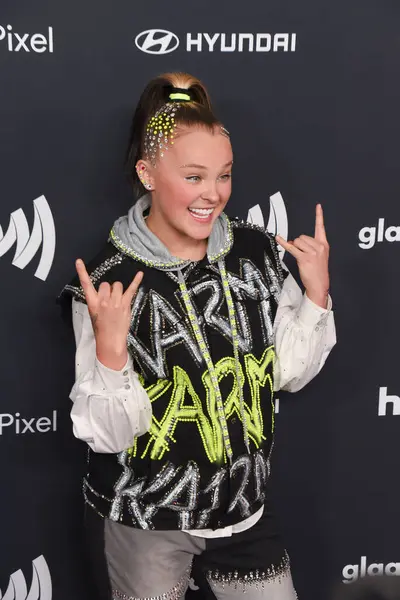 Beverly Hills, CA USA - 14 Mart 2024: JoJo Siwa 35. Yıllık GLAAD Ödüllerine katıldı.