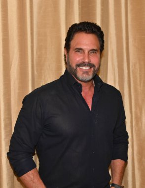 Glendale CA USA - 4 Mayıs 2024: Don Diamont ALS One için Gündüz Vakfı Bağış Topluyor.