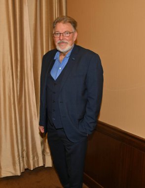 Glendale CA USA - 4 Mayıs 2024: Jonathan Frakes ALS One için gündüz vakfına katılıyor.