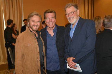 Glendale CA USA - 4 Mayıs 2024: Stephen Nichols, Peter Bergman, Jonathan Frakes ALS One için düzenlenen Gündüz Vakfı Yardım Gecesi 'ne katıldı.
